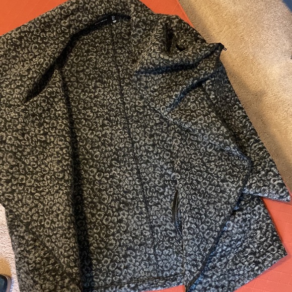 Front, side close part wool sweater - Picture 5 of 5